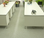 liuni_pavimenti_vinilici_omogenei_antiscivolo_polysafe_mosaic_pur_grey-fusion-4105_retail