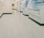 liuni_pavimenti_vinilici_omogenei_laboratori_statico_dissipativi_polyflor_sd